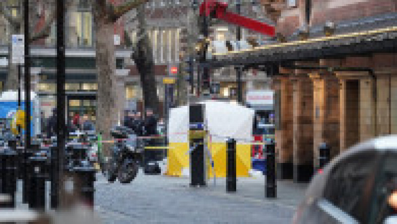 Un bărbat a murit în Londra după ce a fost strivit de un pisoar telescopic. Foto: Profimedia | Poza 4 din 5