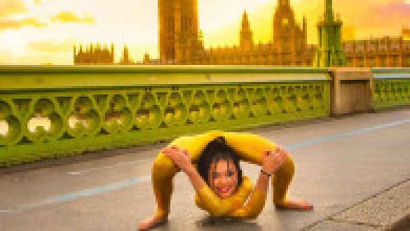 Liberty Barros din Marea Britanie este cunoscută drept "Cea mai flexibilă fată din lume". Sursa foto: Profimedia Images | Poza 17 din 24