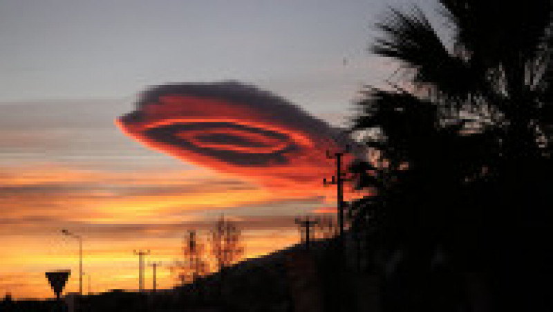 Acest nor este cunoscut sub denumirea de „nor lenticular”. Foto: Profimedia Images | Poza 10 din 13