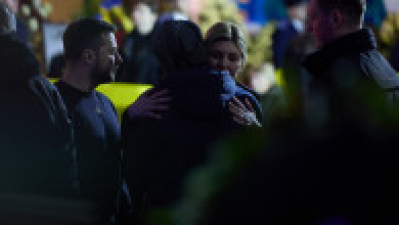Zelenski și soția lui, Olena, în lacrimi la înmormântarea victimelor din accidentul de elicopter de lângă Kiev. FOTO: Profimedia Images | Poza 8 din 11