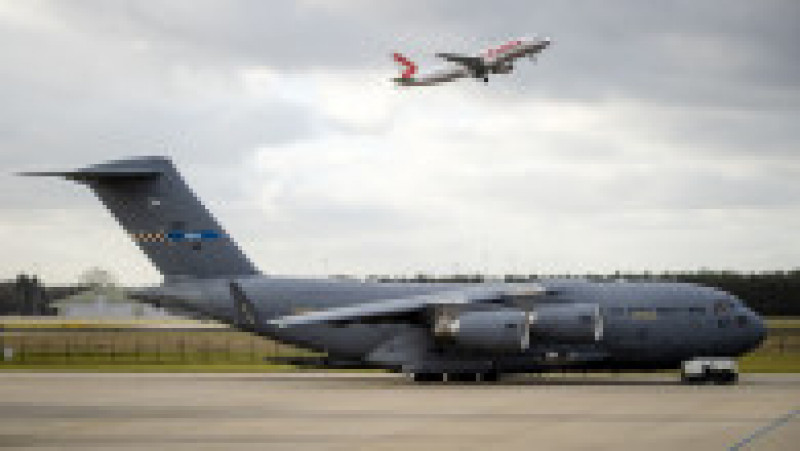 Olanda trimite ajutoare de pe baza aeriană Eindhoven. Foto: Profimedia Images | Poza 1 din 6