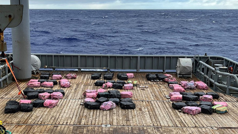 Autorităţile neozeelandeze au recuperat peste 3 tone de cocaină găsită plutind în Oceanul Pacific. Foto: Profimedia