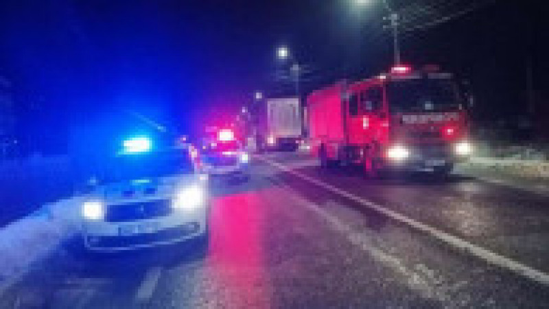 Două autotrenuri au intrat în coliziune, miercuri, pe DN 17. Foto: ISU Suceava | Poza 4 din 4