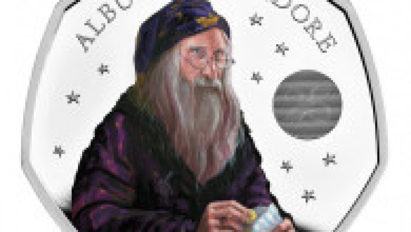 Monetăria Regală Britanică a lansat o monedă aniversară cu vrăjitorul Albus Dumbledore și Regele Charles al III-lea. Sursa foto Profimedia Images | Poza 5 din 8