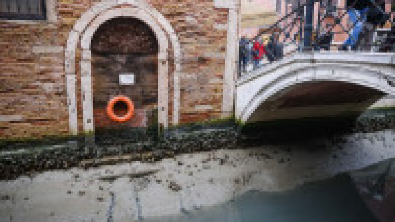 Gondolele sunt trase pe dreapta în Veneția, unde celebrele canale au rămas fără apă din cauza secetei. FOTO: Profimedia Images | Poza 8 din 14