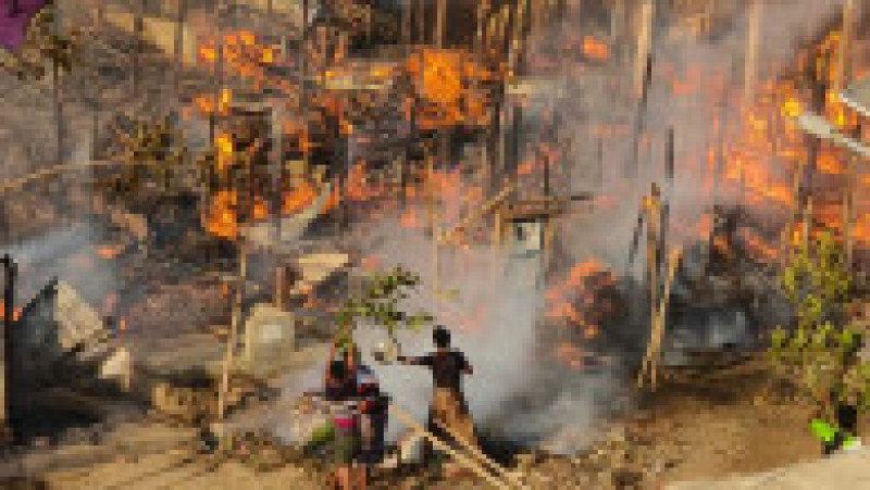 Incendiu devastator într-o tabără de refugiați rohingya din Bangladesh. Foto: Profimedia | Poza 10 din 10