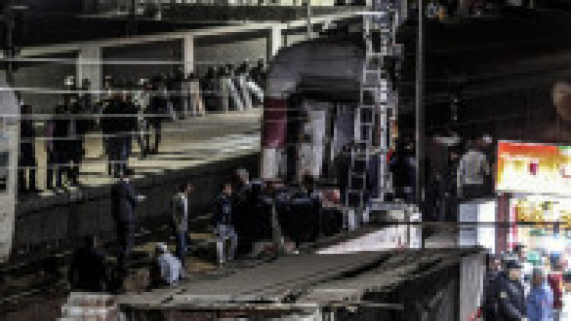 Doi morţi şi 16 răniţi, după ce un tren a deraiat în Egipt. Imagini de la locul accidentului. FOTO: Profimedia Images | Poza 8 din 9