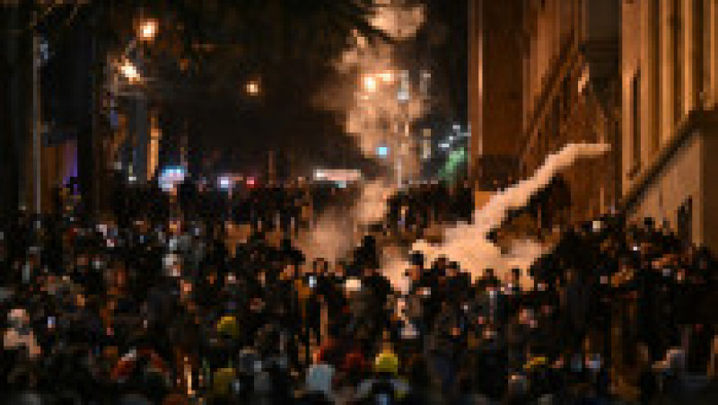 Poliția din Georgia a folosit gaze lacrimogene și tunuri cu apă împotriva protestatarilor din Tbilisi, după ce parlamentul a anunțat că sprijină un proiect de lege privind „agenți străini”. Foto: Profimedia Images | Poza 4 din 21