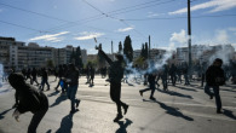 Proteste violente la Atena. Foto: Profimedia Images | Poza 12 din 16