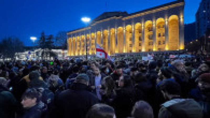 Mii de oameni participă miercuri la a doua zi consecutivă de proteste în capitala georgiană Tbilisi. Foto: Profimedia | Poza 3 din 7