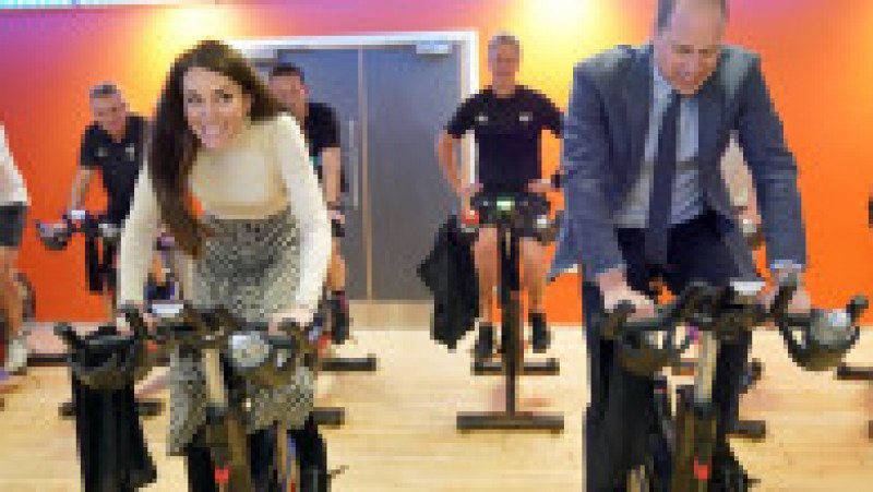 Prințul William și prințesa Kate s-au întrecut pe biciclete de spinning. Sursa foto: Profimedia Images | Poza 15 din 15