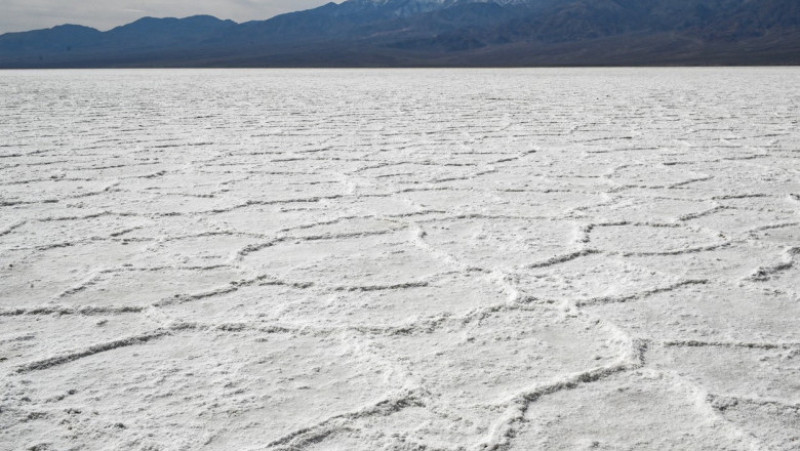 Deşerturile de sare apar în zone precum Bazinul Badwater din Valea Morții, in California, şi Salar de Uyuni din Bolivia. FOTO: Profimedia Images