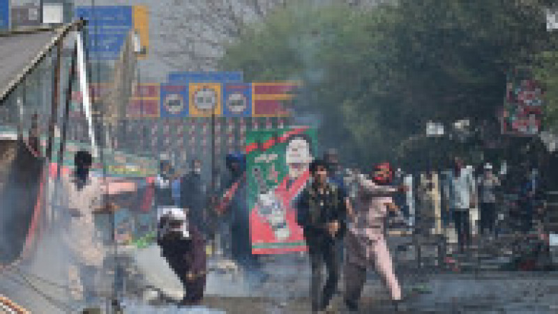 Ciocniri violente în Pakistan între susținătorii fostului premier Imran Khan și forțele de ordine. Foto: Profimedia Images | Poza 5 din 7