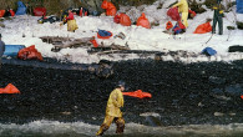 În urmă cu 33 de ani a avut loc naufragiul Exxon Valdez, unul dintre cele mai grave dezastre ecologice din istorie. Sursa foto: Profimedia Images | Poza 21 din 25