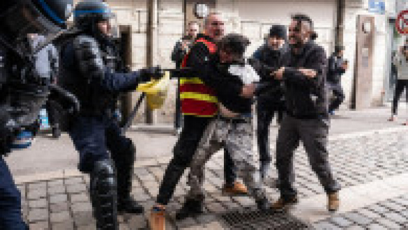 Franța este zguduită de proteste violente soldate cu lupte de stradă, distrugeri și mii de arestări: Foto: Profimedia | Poza 1 din 7