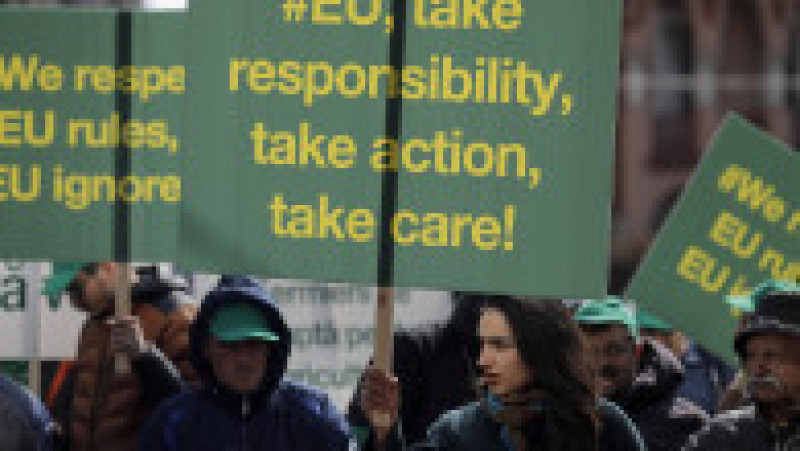 Asociațiile agricultorilor au protestat vineri în fața Reprezentanței Comisiei Europene din România. Foto: Inquam Photos/ George Călin | Poza 1 din 6