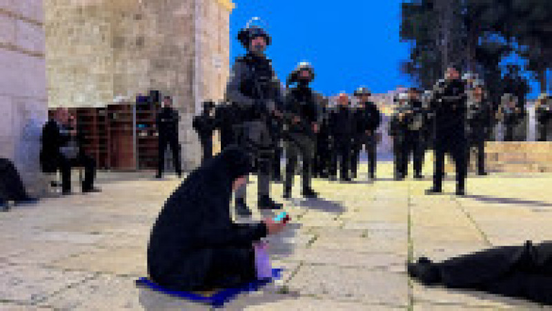Poliția israeliană a atacat musulmani din Moscheea al-Aqsa, în Ierusalimul de Est. Foto: Profimedia Images | Poza 3 din 8