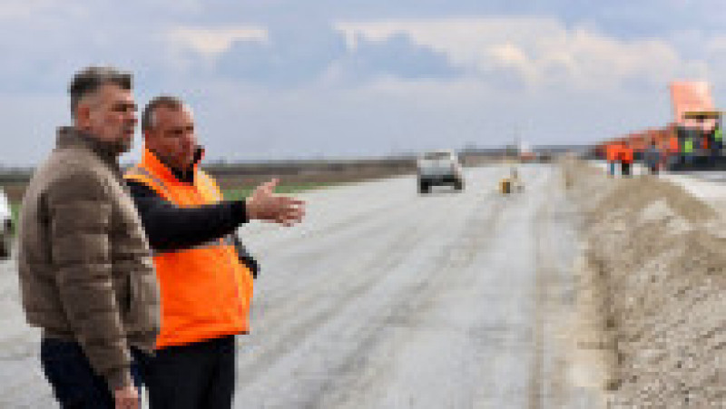 Lucrările de asfaltare la Autostrada Moldovei (A7) au început pe sectorul Buzău-Focșani. Foto: Facebook/Marcel Ciolacu | Poza 4 din 4