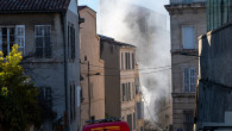Un bloc s-a prăbușit după ce a fost auzită o explozie puternică în cartierul central La Plaine din Marsilia. Foto: Profimedia Images | Poza 5 din 13