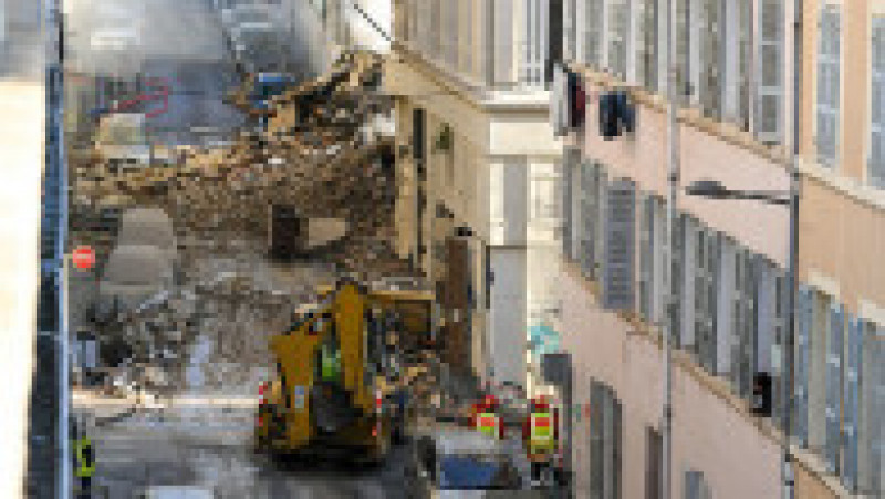 Un bloc s-a prăbușit după ce a fost auzită o explozie puternică în cartierul central La Plaine din Marsilia. Foto: Profimedia Images | Poza 7 din 13