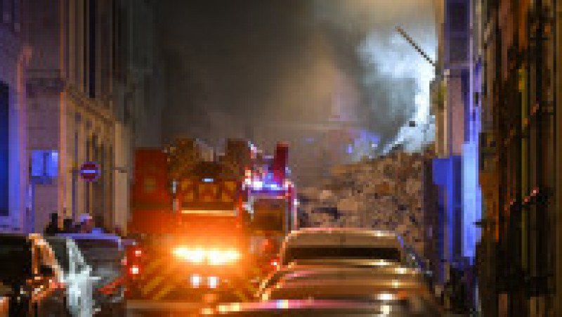 Un bloc s-a prăbușit după ce a fost auzită o explozie puternică în cartierul central La Plaine din Marsilia. Foto: Profimedia Images | Poza 13 din 13