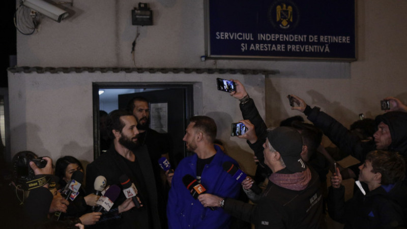 Frații Tate au fost eliberați din Arestul Central al Poliției Capitalei. Foto: Inquam Photos/ Octav Ganea
