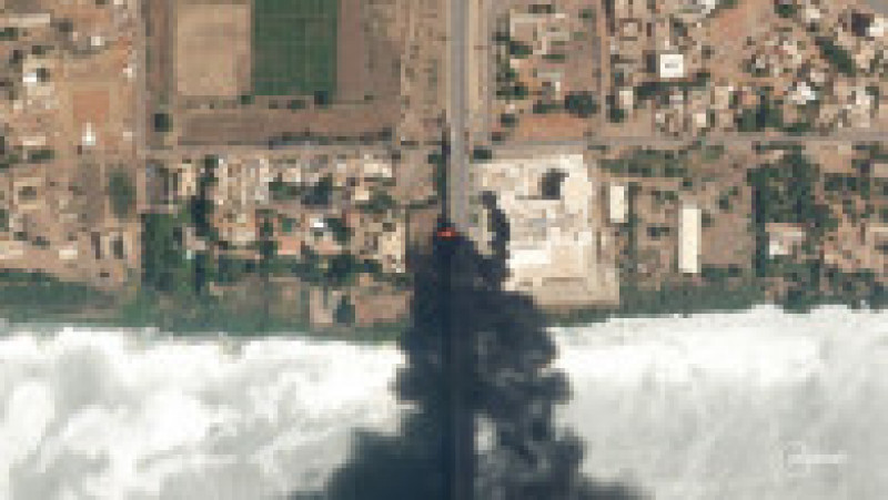 Imagini din satelit cu un pod bombardat din capitala Khartoum. Foto: Profimedia Images | Poza 1 din 6