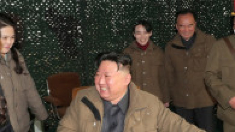 Kim Jong Un și-a adus fiica, soția și sora să asiste la lansarea unui nou tip de rachetă intercontinentală. Foto: Profimedia | Poza 6 din 22