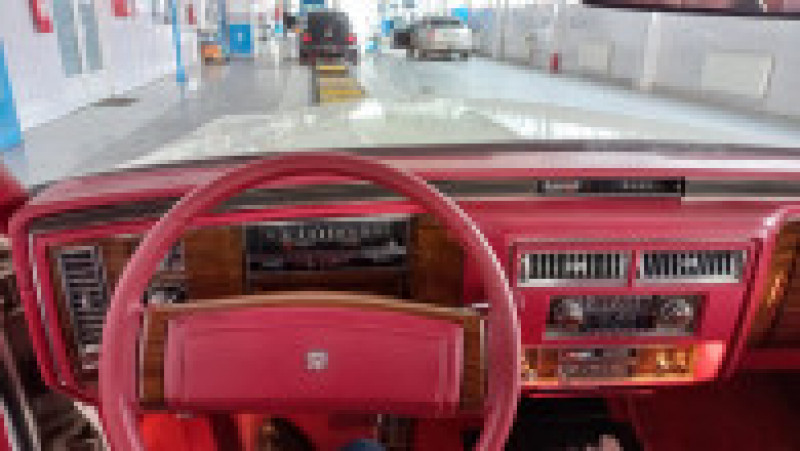 Un Cadillac Coupe DeVille din 1977, o emblemă a automobilelor americane, a ajuns la RAR Vaslui. FOTO: Facebook. Registrul Auto Român | Poza 4 din 5