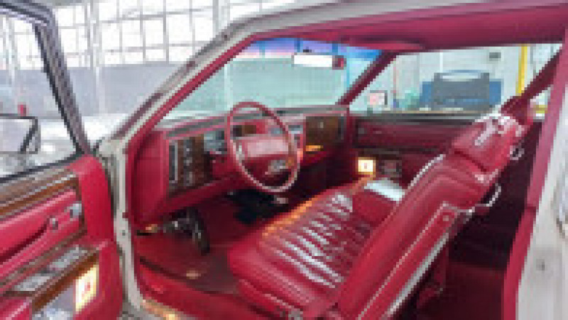 Un Cadillac Coupe DeVille din 1977, o emblemă a automobilelor americane, a ajuns la RAR Vaslui. FOTO: Facebook. Registrul Auto Român | Poza 3 din 5