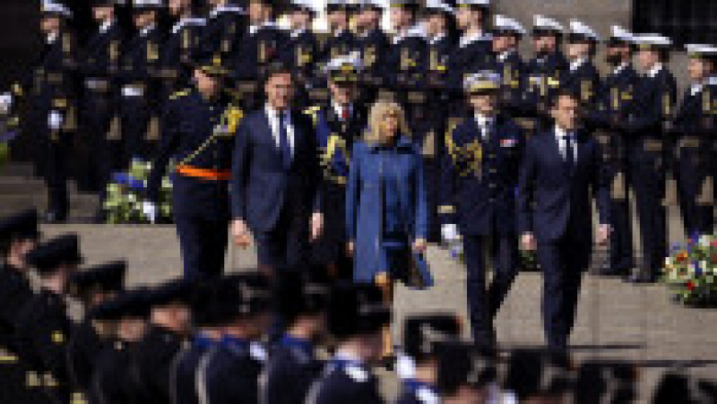 Emmanuel și Brigitte Macron, întâmpinați la Amsterdan de regele Willem-Alexander şi soţia lui, Maxima FOTO: Profimedia Images | Poza 33 din 43
