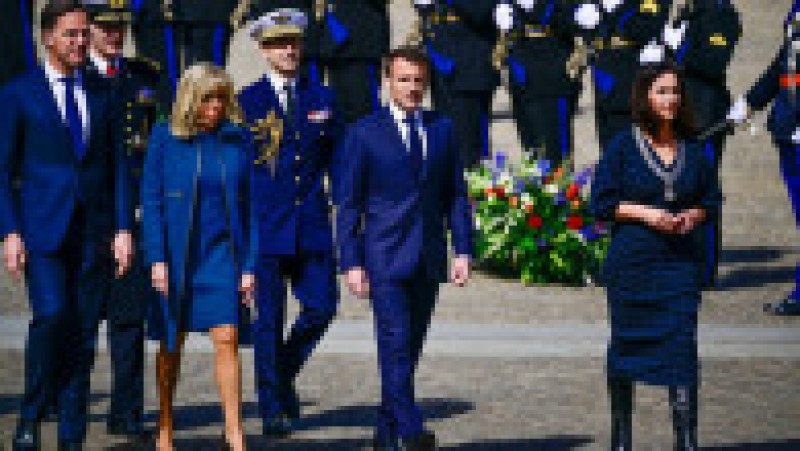 Emmanuel și Brigitte Macron, întâmpinați la Amsterdan de regele Willem-Alexander şi soţia lui, Maxima FOTO: Profimedia Images | Poza 37 din 43