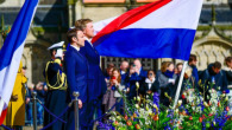 Emmanuel și Brigitte Macron, întâmpinați la Amsterdan de regele Willem-Alexander şi soţia lui, Maxima FOTO: Profimedia Images | Poza 40 din 43