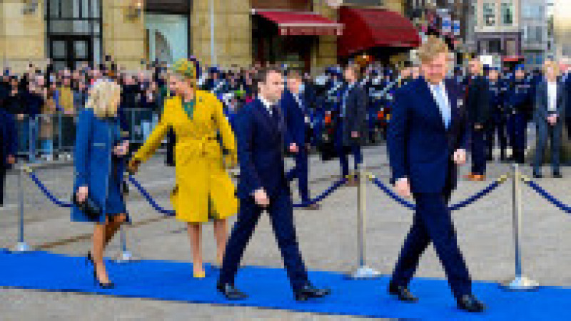 Emmanuel și Brigitte Macron, întâmpinați la Amsterdan de regele Willem-Alexander şi soţia lui, Maxima FOTO: Profimedia Images | Poza 4 din 43