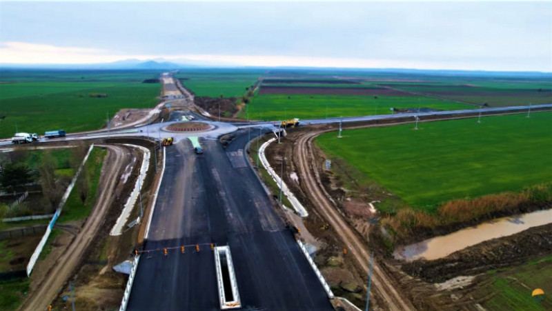 Podul de peste Dunăre va fi cel mai mare pod suspendat din România și al treilea din Europa. Sursa foto: Profimedia Images
