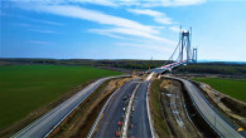 Podul de peste Dunăre va fi cel mai mare pod suspendat din România și al treilea din Europa. Sursa foto: Profimedia Images | Poza 6 din 12