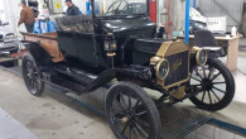 Un model extrem de rar de Ford T, fabricat în 1914, s-a prezentat la reprezentanța Registrului Autor Român (RAR) Iași. FOTO: Facebook RAR | Poza 4 din 5