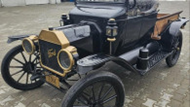 Un model extrem de rar de Ford T, fabricat în 1914, s-a prezentat la reprezentanța Registrului Autor Român (RAR) Iași. FOTO: Facebook RAR | Poza 5 din 5