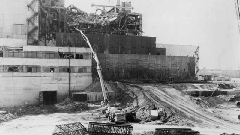 Pe 26 aprilie 1986, reactorul 4 al centralei nucleare Cernobîl din Ucraina a explodat, după șir de erori umane, provocând cel mai grav incident din istoria nucleară civilă. Sursa foto Profimedia Images