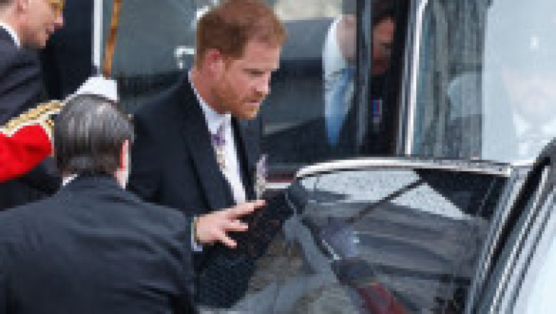 Prințul Harry nu a avut niciun rol la încoronare și apoi a plecat singur. El s-a întors în California cu un zbor British Airways. FOTO: Profimedia Images | Poza 8 din 8
