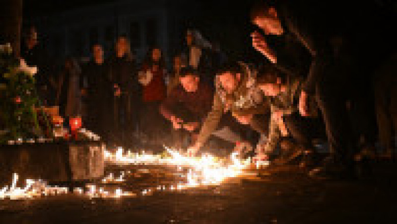 Sârbii îi plâng pe cei 8 copii uciși la școală de un coleg și cer autorităților să-și asume răspunderea pentru tragedie FOTO: Profimedia Images | Poza 3 din 22