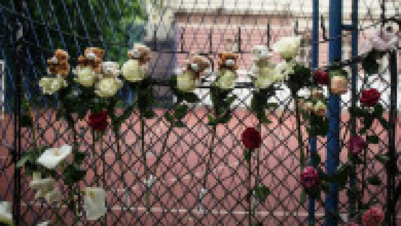 Sârbii îi plâng pe cei 8 copii uciși la școală de un coleg și cer autorităților să-și asume răspunderea pentru tragedie FOTO: Profimedia Images | Poza 13 din 22