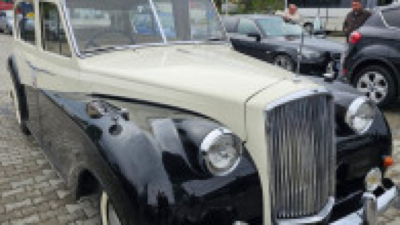 „Princess Limousine”, mașina în care se afla fiica reginei Elisabeta când un bărbat a încercat să o răpească, a ajuns la RAR Iași. Foto: Registrul Auto Român Oficial/ Facebook | Poza 7 din 7