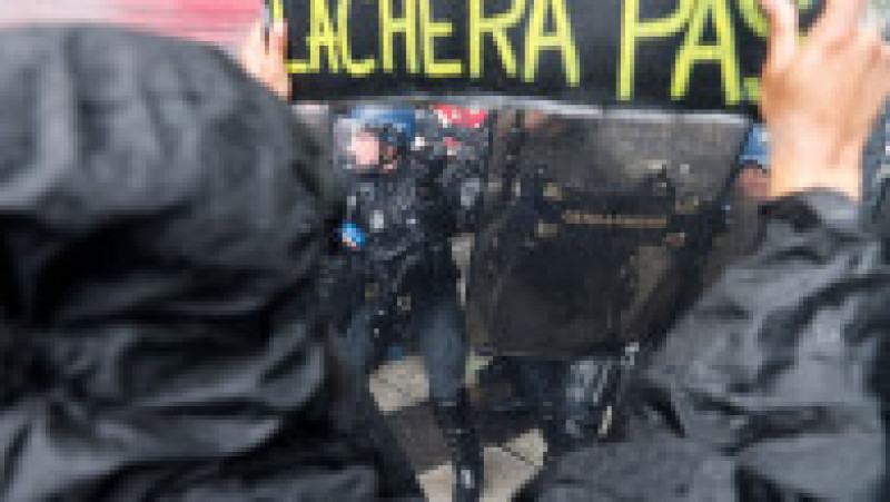 Noi proteste violente în Franța FOTO: Profimedia Images | Poza 6 din 18