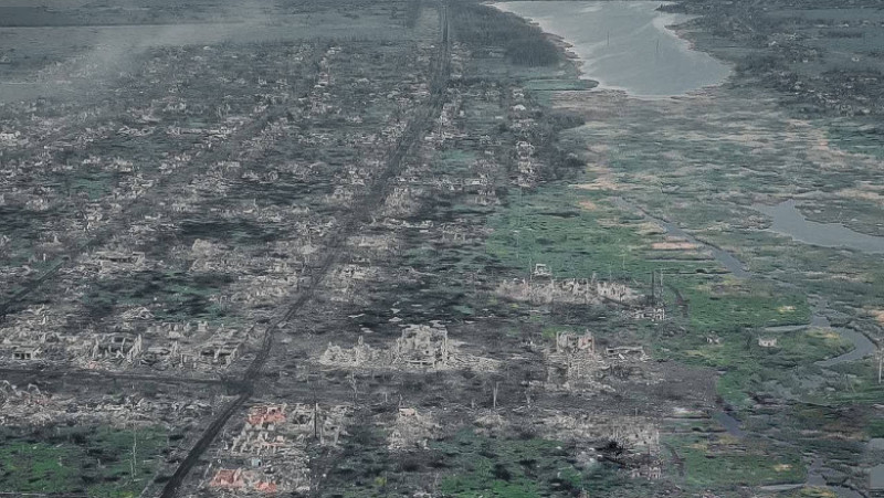 Orașul Mariinka, din regiunea Donețk, complet distrus de bombardamente. Foto: Twitter/NEXTA