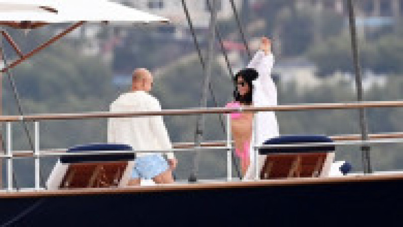 Jeff Bezos și iubita lui, Lauren Sanchez, în vacanță pe mega iahtul de jumătate de miliard de dolari FOTO: Profimedia Images | Poza 18 din 23