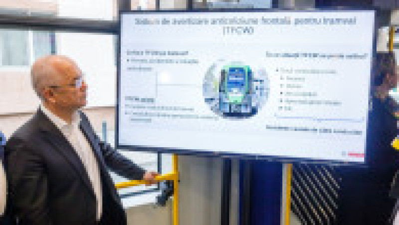 Primul tramvai dotat cu un sistem de siguranță anticoliziune a fost testat în premieră pe străzile din Cluj-Napoca. FOTO: facebook Emil Boc | Poza 3 din 6