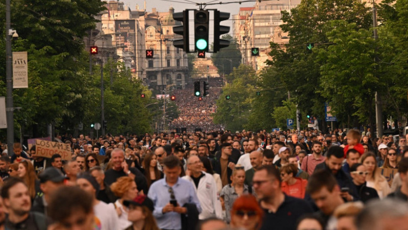 Zeci de mii de persoane au ieșit din nou în stradă, în urma atacurilor armate. FOTO: Profimedia Images