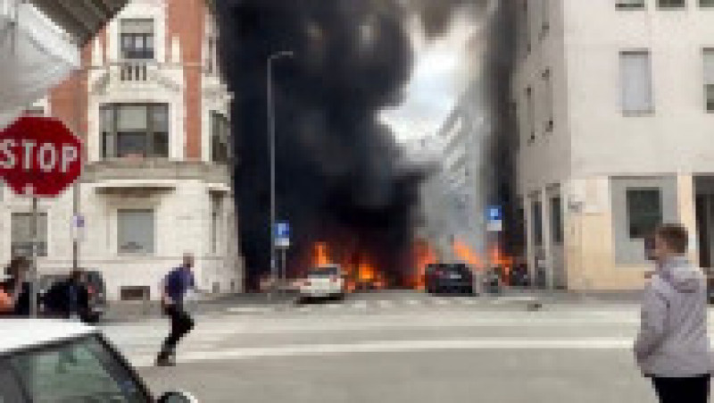 Explozie în centrul orașului Milano. Mai multe mașini au fost cuprinse de flăcări. FOTO: Profimedia Images | Poza 5 din 5