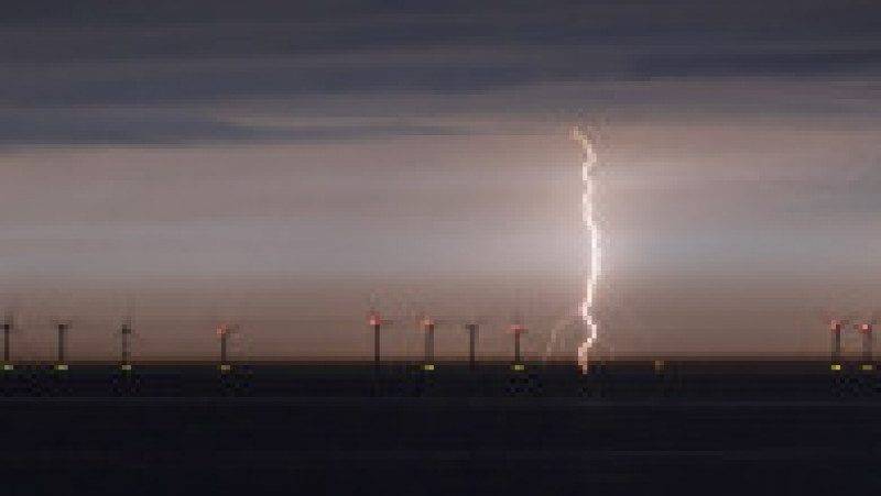Turbinele eoliene au devenit principala sursă de electricitate în Marea Britanie. Cea mai mare "fermă" din lume va alimenta 6 milioane de case. Sursa foto Profimedia Images | Poza 22 din 22